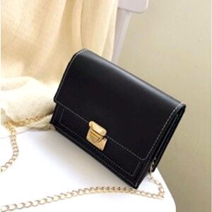 Black Shoulder Gold Chain Bag
